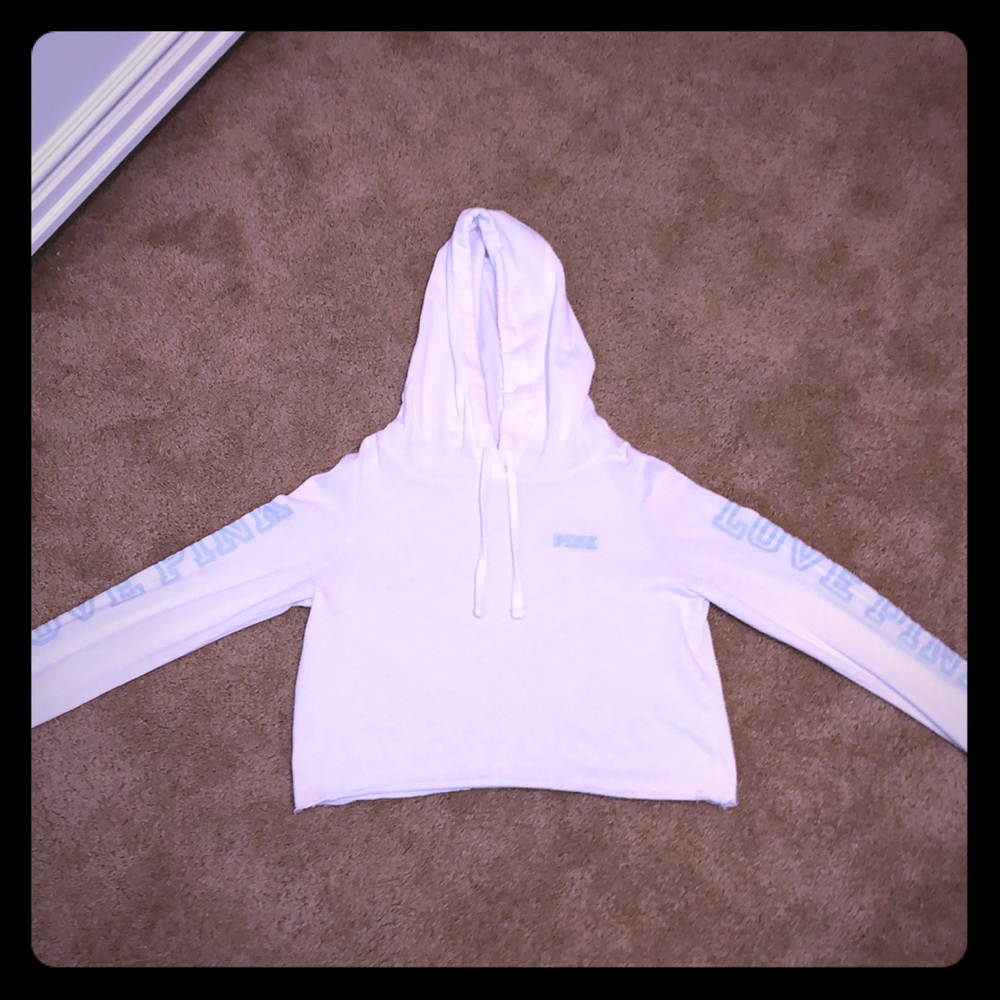 A White crop top sweater